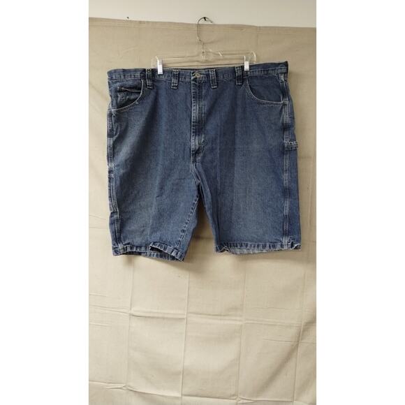 Wrangler Jean Shorts Mens 48 Blue Medium Wash Loose Belt Loop Worn Hem - Picture 1 of 12